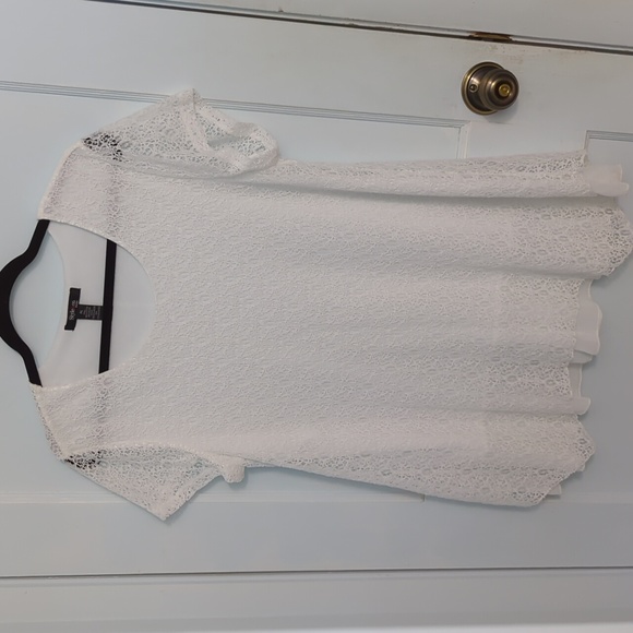 Style & Co PL White Short Sleeved Lace Top with Nylon Lining - Picture 1 of 4